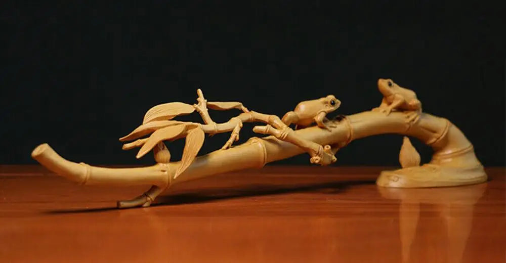 TJ176ca -30x4.5x6.5 CM Carved Boxwood Carving Figurine - Frog Bamboo Pen Holder