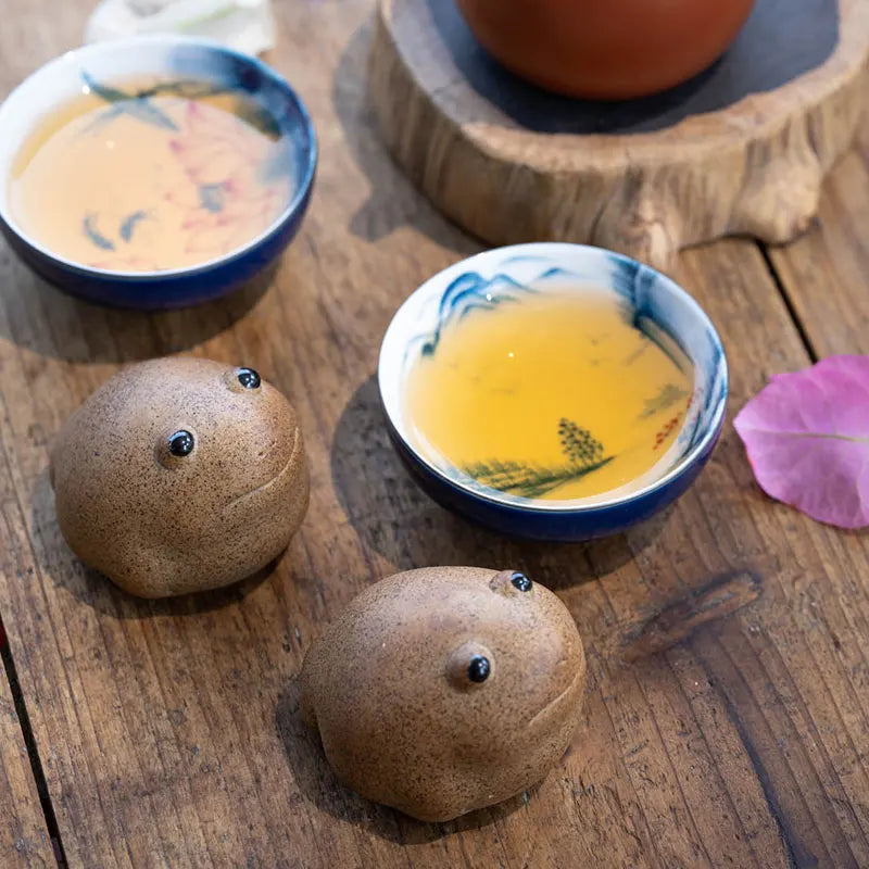 Tea Pet Top Creative Small Figures Figurine Chinese Toad Tea Pet Ceramic Tea Ceremony Set Juego De Te Tea Service