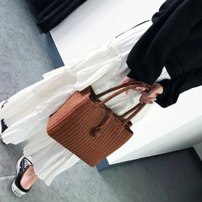 The first layer of cowhide hand woven buttons design shoulder bag leather crossbody bag women