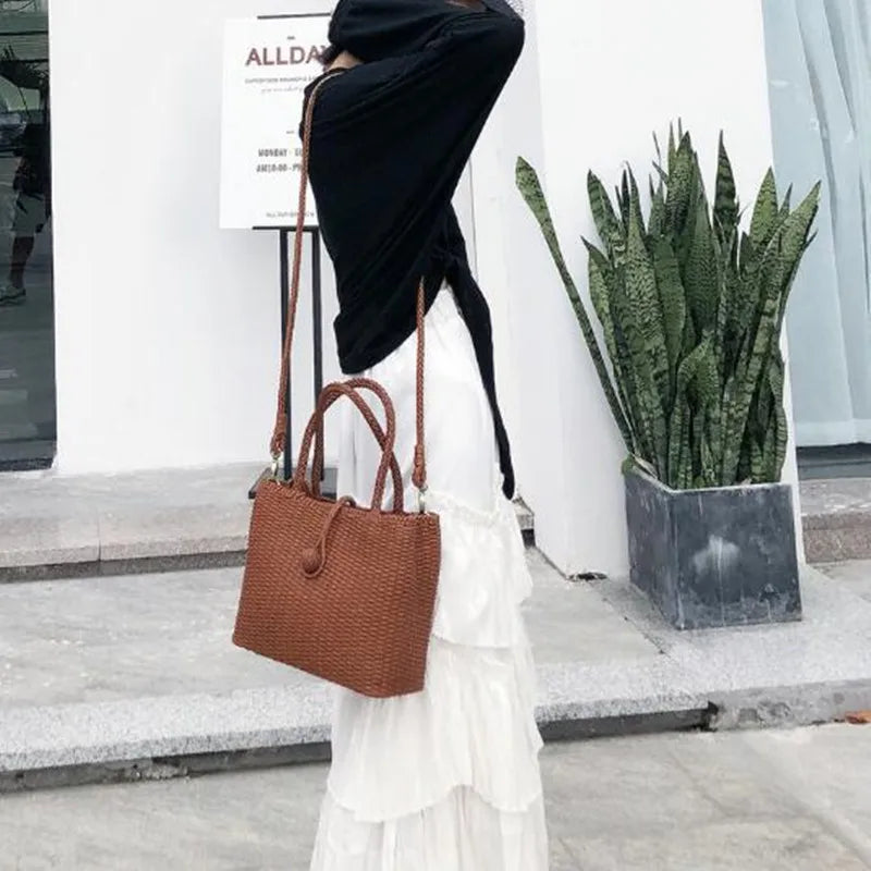The first layer of cowhide hand woven buttons design shoulder bag leather crossbody bag women
