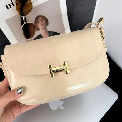 This year's trend is the 2024 new high-end textured small square bag Underarm bag and crossbody bag are popular for women