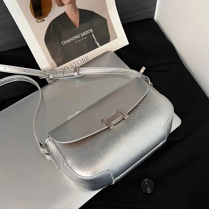 This year's trend is the 2024 new high-end textured small square bag Underarm bag and crossbody bag are popular for women