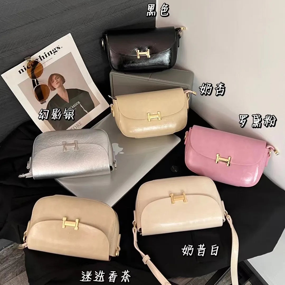 This year's trend is the 2024 new high-end textured small square bag Underarm bag and crossbody bag are popular for women