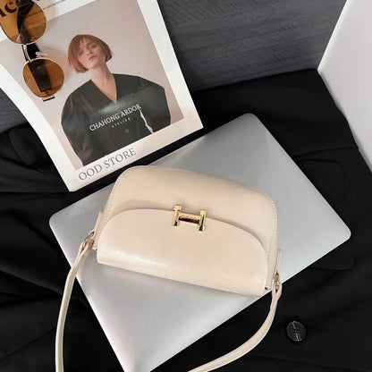 This year's trend is the 2024 new high-end textured small square bag Underarm bag and crossbody bag are popular for women