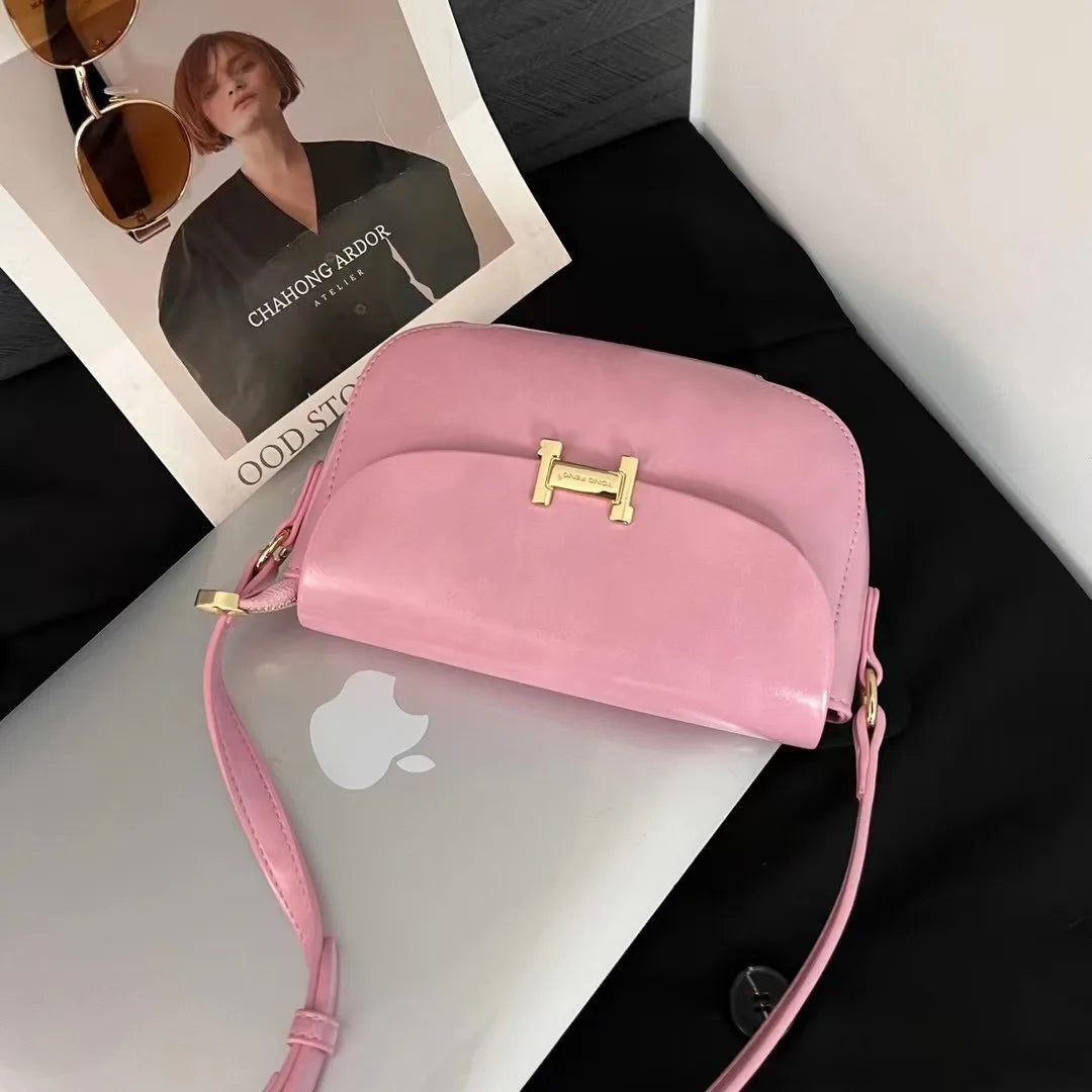 This year's trend is the 2024 new high-end textured small square bag Underarm bag and crossbody bag are popular for women