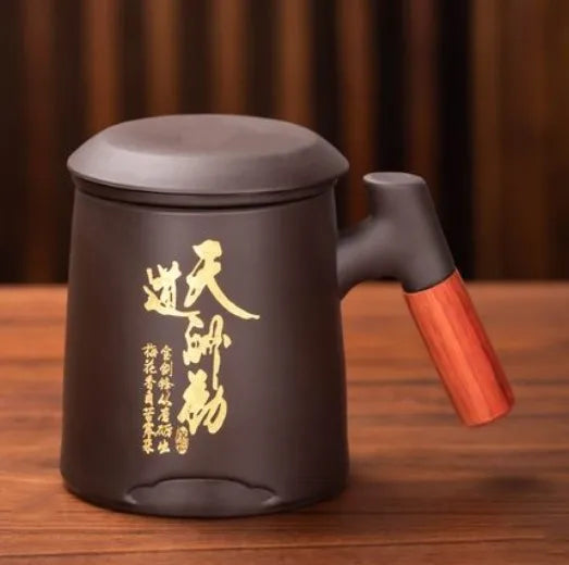 Traditional Chinese Purple Clay Tea Mug with Lid and Strainer Handmade Tea Cup Yixing Zisha Teacup Solid Wood Handle Tea Maker