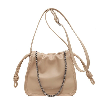 Trendy Unisex Shoulder Bag with Chain Decoration for Fashion forward Individuals