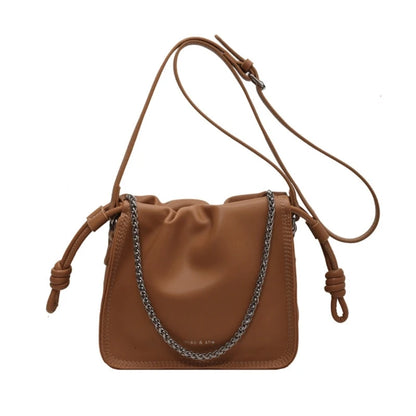 Trendy Unisex Shoulder Bag with Chain Decoration for Fashion forward Individuals