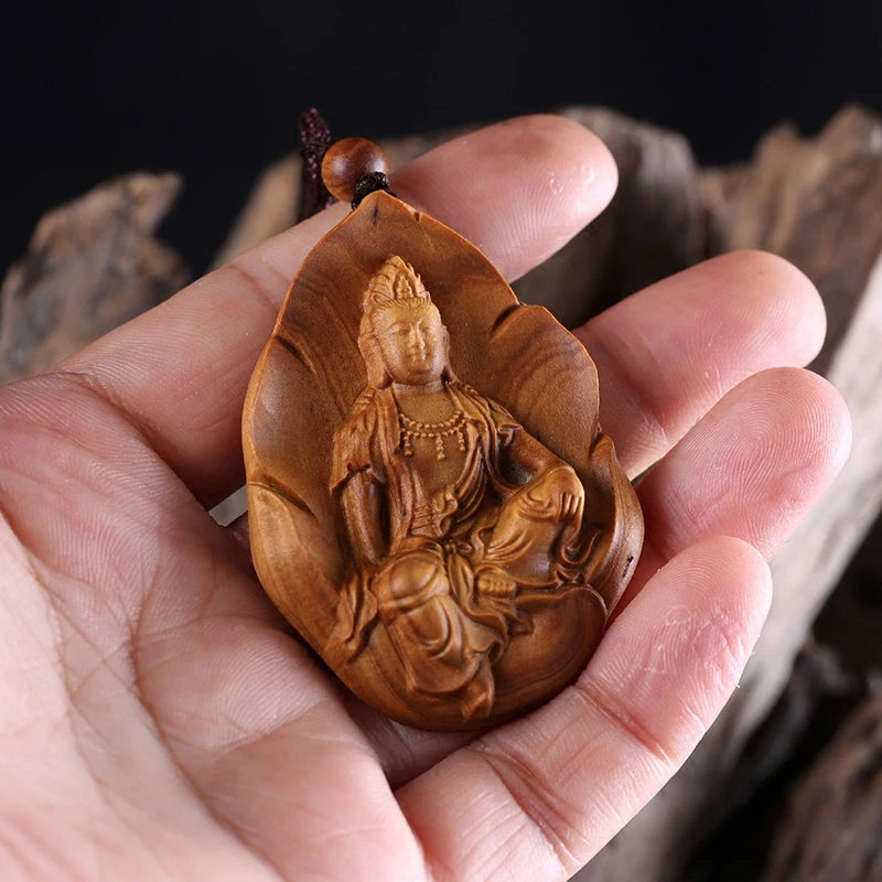 Unisex Wooden Guanyin Statue Pendant Wooden Buddha Pendant Bodhisattva Necklace Delicate Jewelry Gift Wooden Accessories