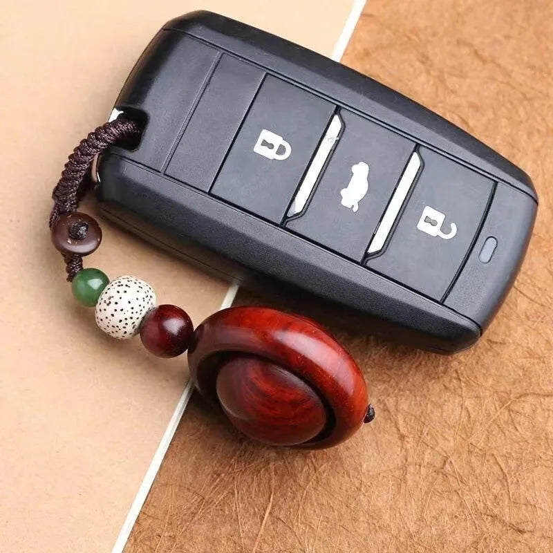 When Little Leaf Red Sandalwood comes and goes, the key buckle, handle, car pendant, wooden carving, sandalwood keychain, one