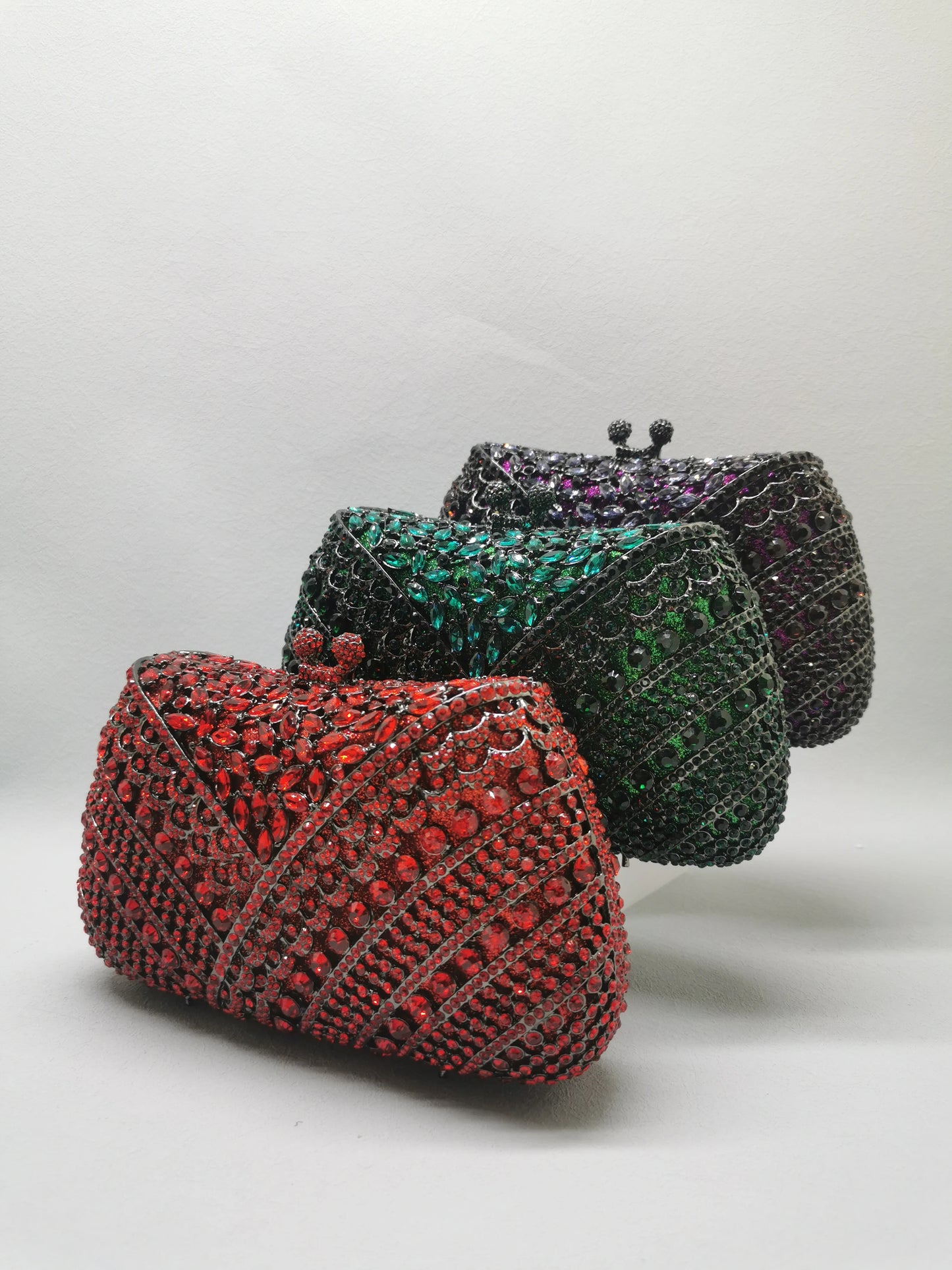 Woman Red Green Purple Crystal Diamond Purse Hollow Out Bridal Birthday Dinner Handbag Wedding Party Metal Clutches Evening Bags