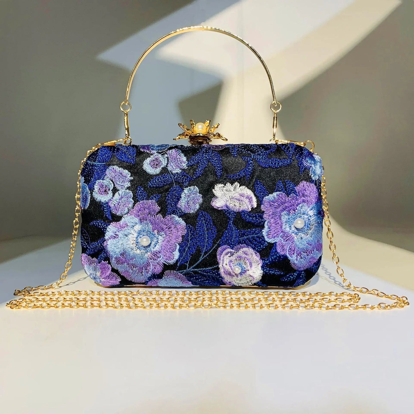 Women Embroidery Flowers Evening Clutch Bags Diamond Banquet Shoulder Bags Wedding Dinner Wallets Purse 3 Colors