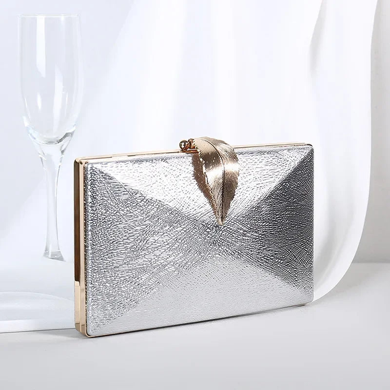 Women Shiny Gold Evening Bag Exquisite Leaf Long Purse Female Bridal Wedding Party Handbag Mini Banquet Day Clutch with Chain