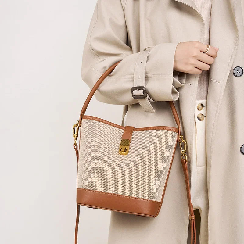 Women's 2024 New Water Bucket Bag Crossbody Handbag with Advanced Sense, Commuter Weaving Shoulder Bag