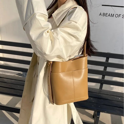 Women's Bag 2024 New Minimalist Commuter Bucket Bags Underarm Wide Shoulder Strap Crossbody Tote Solid Large Capacity Bolsas