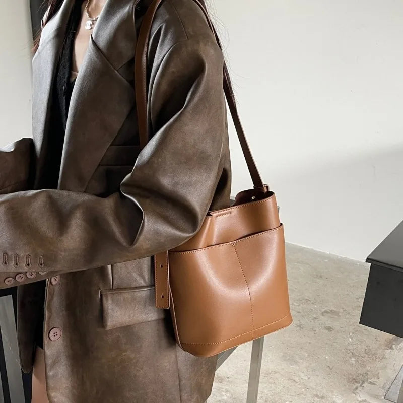 Women's Bag 2024 New Minimalist Commuter Bucket Bags Underarm Wide Shoulder Strap Crossbody Tote Solid Large Capacity Bolsas
