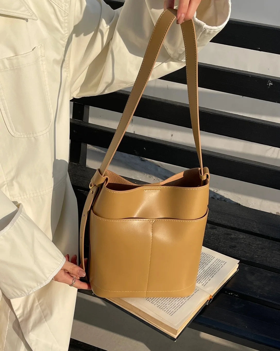 Women's Bag 2024 New Minimalist Commuter Bucket Bags Underarm Wide Shoulder Strap Crossbody Tote Solid Large Capacity Bolsas