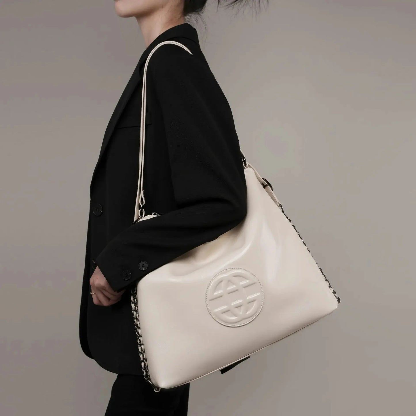 Women's Fashion Niche Soft Tote 2024New Large-capacity Cowhide Bag Advanced Texture Commuter Female Leather Backpack