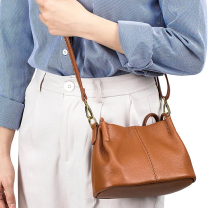 Women's New European and American Fashion Ladies Portable Messenger Leather Niche Design Large Capacity Shoulder Bag