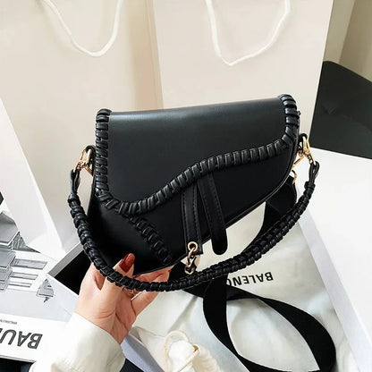 Women's Spring/summer New Fashion Shoulder Personalized Saddle Korean Version of Solid Color Literary Crossbody Bag