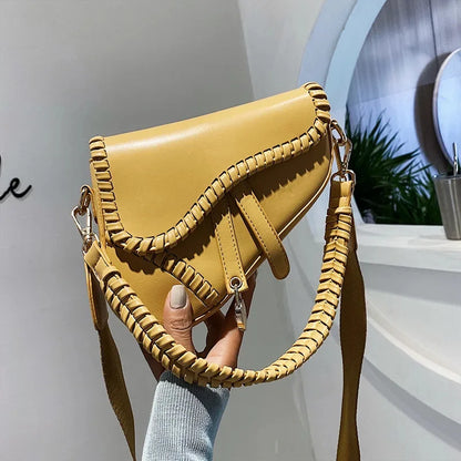 Women's Spring/summer New Fashion Shoulder Personalized Saddle Korean Version of Solid Color Literary Crossbody Bag
