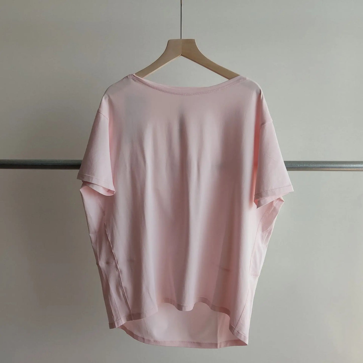 Women's T-shirt Simple Solid Color O-neck Tops Summer Ladies T-shirt Fashion Loose Ladies Clothing