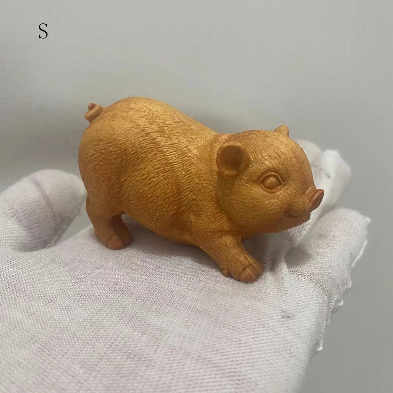 Wooden cute piggy desktop figurines Hand-carved crafts Zodiac Pig Home Office Desktop Decoration Gift statue free shipping