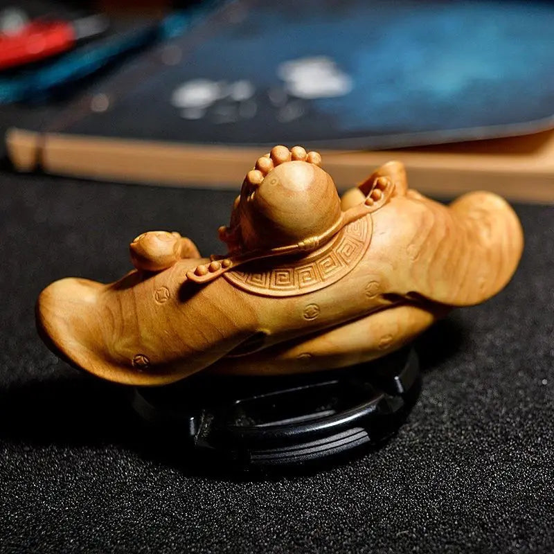 Xiaoye Huangyang Wooden Carved Treasure Attracting Financial Crocodile, Heng Caishen Ye, Handheld Toy Piece, Men's Literature an