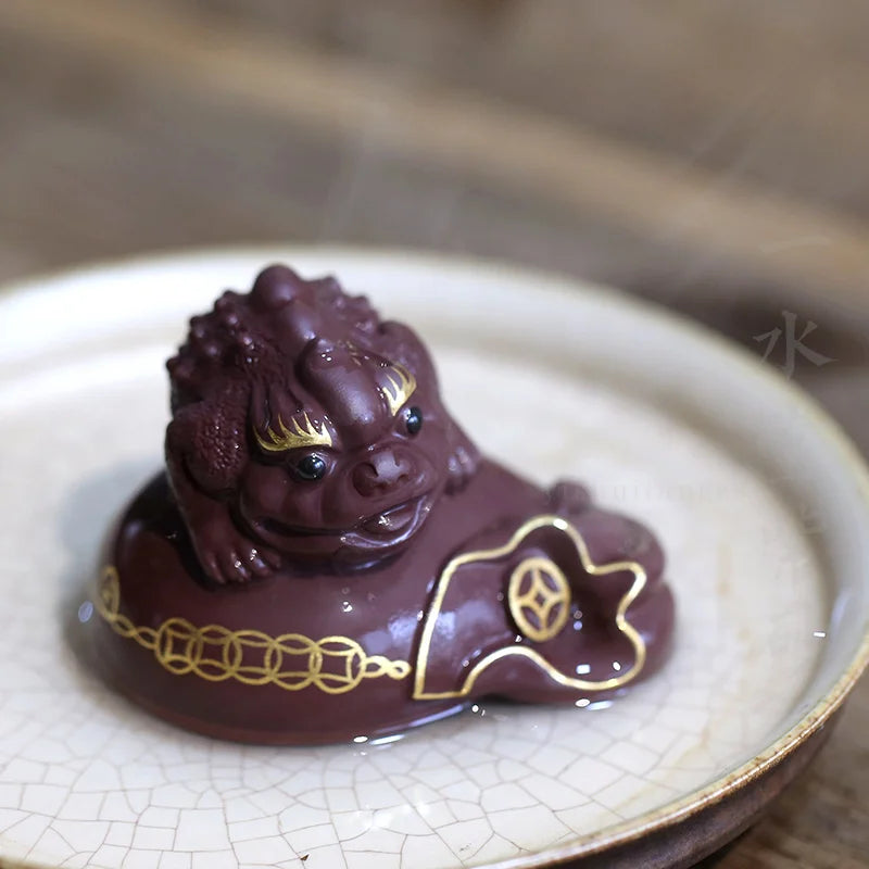 Yishuitang Yixing raw ore purple sand tea sculpture ornament tea playing with old purple clay gold cloth bag gold toad