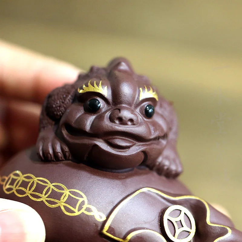 Yishuitang Yixing raw ore purple sand tea sculpture ornament tea playing with old purple clay gold cloth bag gold toad