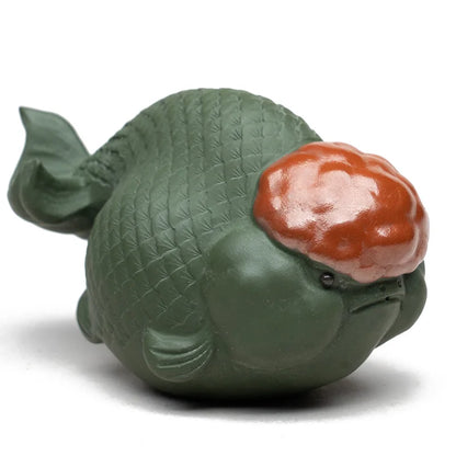 Yixing Purple Clay Tea Pet Handmade Lucky Goldfish Statue Ornaments Tea Figurine Chinese Zisha Sculpture Tea Set Decoration