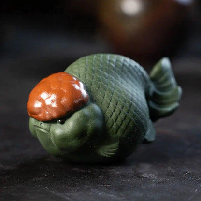 Yixing Purple Clay Tea Pet Handmade Lucky Goldfish Statue Ornaments Tea Figurine Chinese Zisha Sculpture Tea Set Decoration