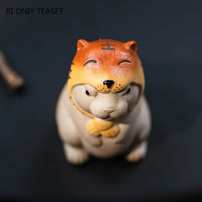 Yixing Purple Clay Tea Pet Handmade Zodiac Tiger Ornaments Tea Figurine Desktop Craft Chinese Zisha Sculpture Tea Set Decoration