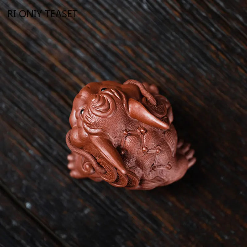 Yixing Purple Clay Tea Pet Lucky Golden Toad Ornaments Handmade Sculpture Dahongpao Crafts Chinese Zisha Tea Set Decoration