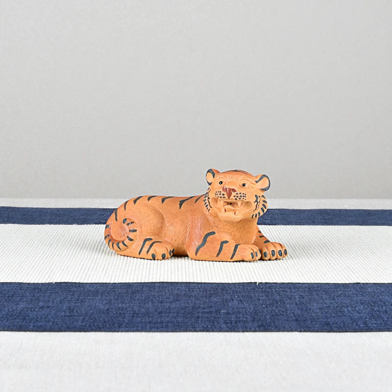 Yixing Purple Sand Boutique Sleeping Tiger Raw Ore Handmade Supportable Little Tiger Tea Tray Utensils Ornaments Small Size Tea