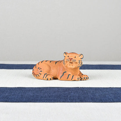 Yixing Purple Sand Boutique Sleeping Tiger Raw Ore Handmade Supportable Little Tiger Tea Tray Utensils Ornaments Small Size Tea