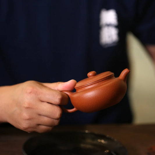 Yixing handmade purple clay teapot Pu'er Kungfu teapot Mini household downhill mud antique teapot 175ml