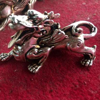 a pair of chinese handwork old miao silver carved wonderful dragon fengshui statue Home decorations metal handicraft