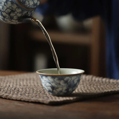 and white kung fu tea masters cup fragrance-smelling cup hand-painted ginkgo restoring ancient ways straight cup of tea