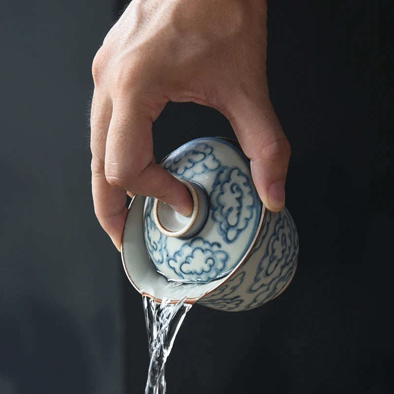 at the beginning of the jingdezhen ceramic tureen pure manual blue-and-white tureen xiangyun cup cup kung fu tea set