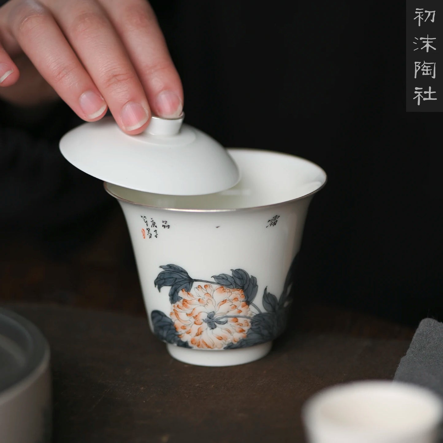 at the beginning of the jingdezhen manual hand-painted tureen single kunfu tea cups tea bowl bowl of water chestnut try