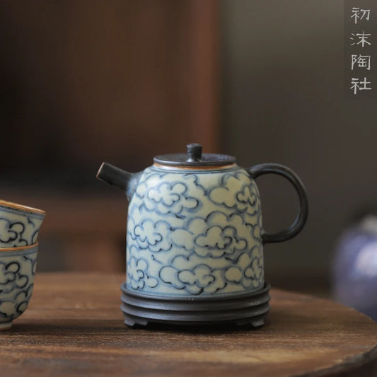 blue and white hand-painted ceramic glaze under the teapot coarse pottery teapot blue-and-white han priests pot by hand