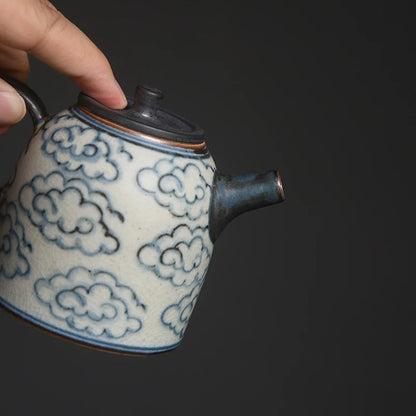 blue and white hand-painted ceramic glaze under the teapot coarse pottery teapot blue-and-white han priests pot by hand