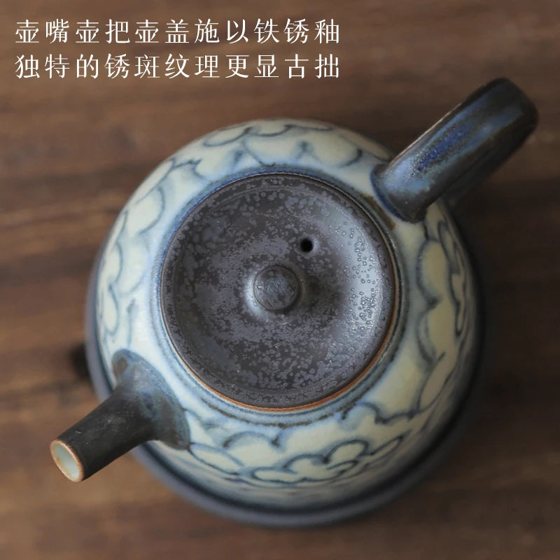 blue and white hand-painted ceramic glaze under the teapot coarse pottery teapot blue-and-white han priests pot by hand