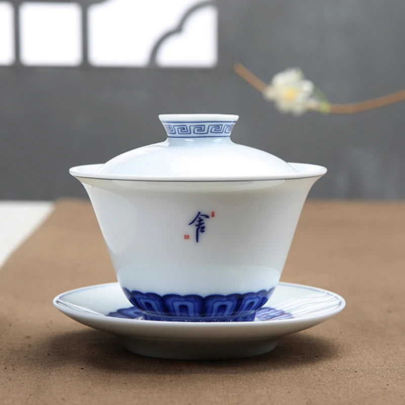 gaiwan porcelain Chinese kungfu tea brewer cup bowl with saucer Jingdezhen blue-and-white china tureen with lid covered bowls