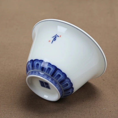 gaiwan porcelain Chinese kungfu tea brewer cup bowl with saucer Jingdezhen blue-and-white china tureen with lid covered bowls