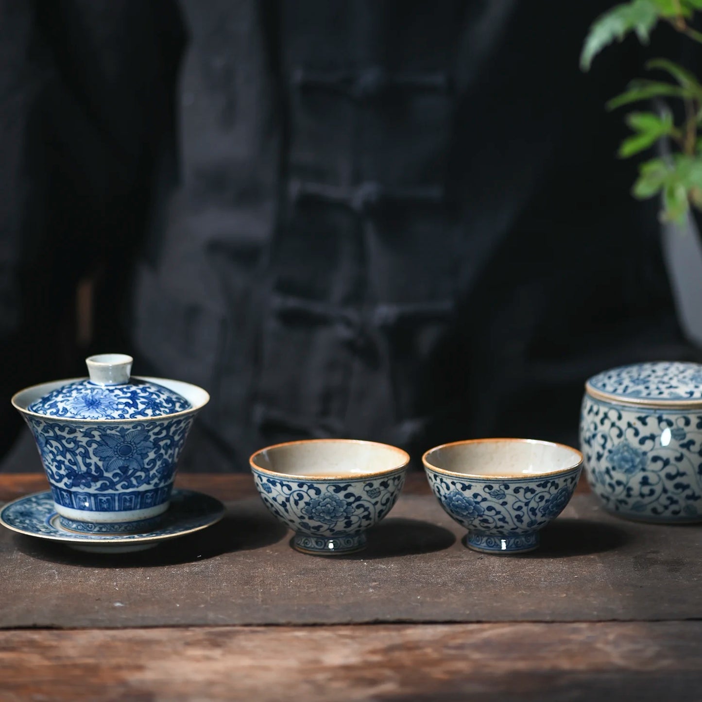 hand-painted antique blue-and-white bound branch lotus treasure phase spend three to tureen tea bowl of the bubble