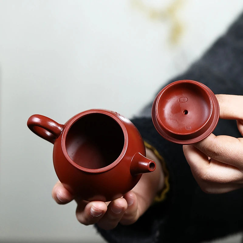 master tea pot Chinese character carved yixing zisha original ore dahongpao clay pot 125ml 7 infuser holes shipiao pot in China
