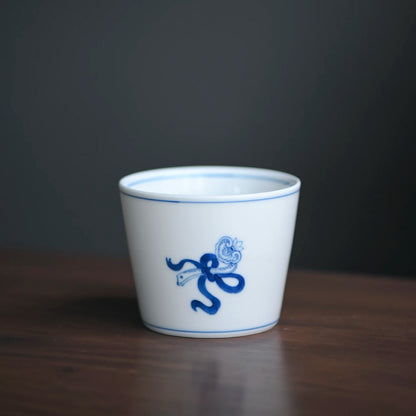 of the jingdezhen blue and white small hand-painted blue glass glass coffee cup pig koubei clear glass Japanese tea set