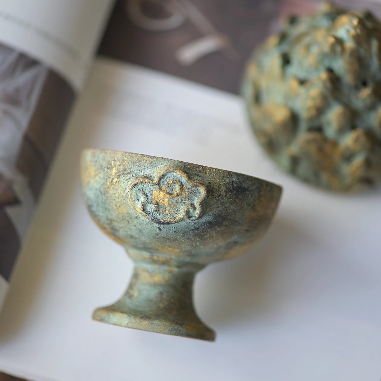 of the jingdezhen hand-carved gold boshan ship ceramic stove.it censer aromatherapy furnace incense incense seat